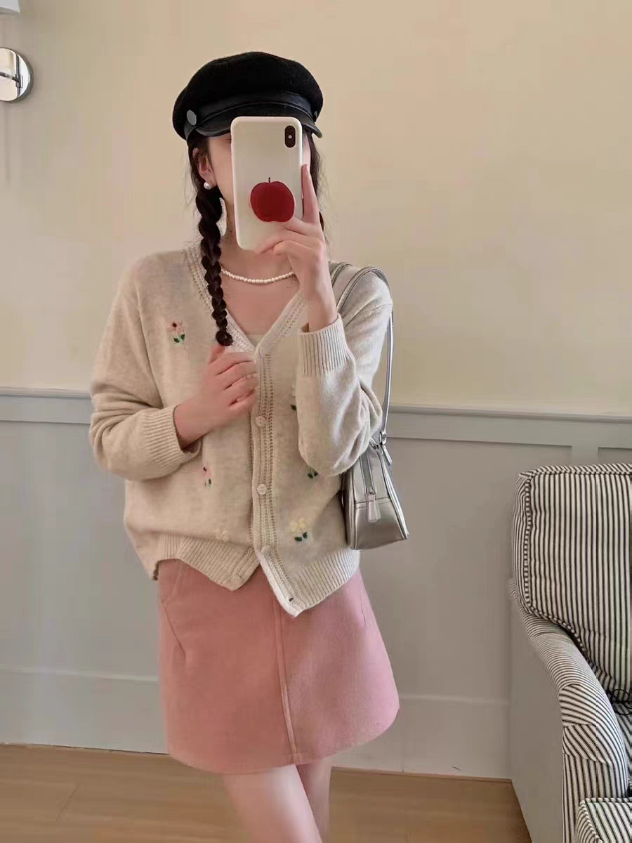 新款钩花毛衣宽松复古小清新手工小花花针织开衫女小个子