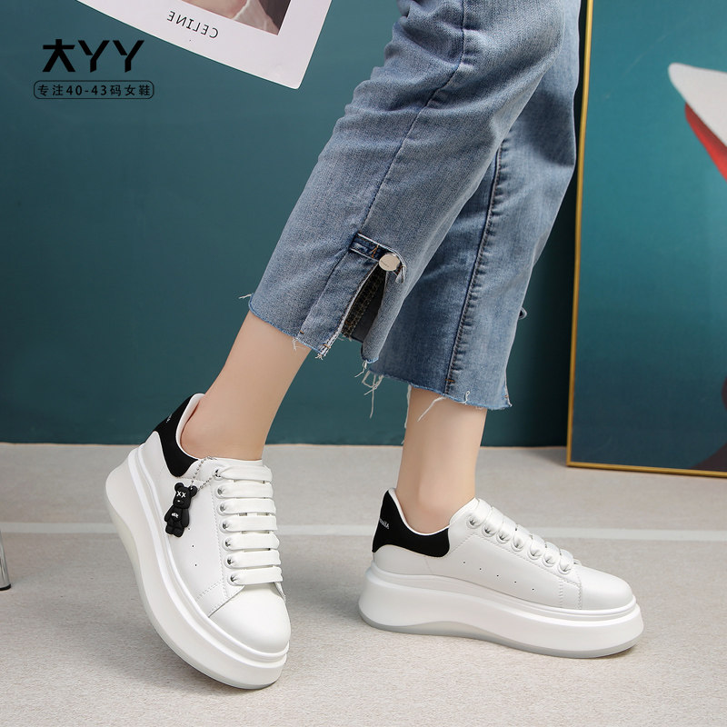 大码女鞋41-43大丫丫23年春新款牛皮宽胖脚肥休闲风小白鞋23001