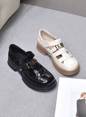 大码女鞋41-43大丫丫宽胖脚肥牛漆皮低跟夏凉鞋休闲猪笼鞋23682-2