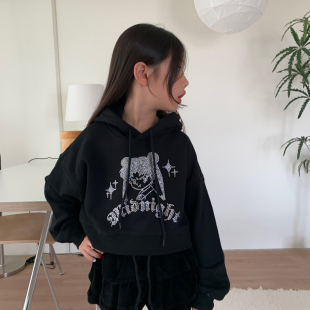 forkchips▲BabyWe韩国代购女童镶钻美少女水冰月短款连帽卫衣
