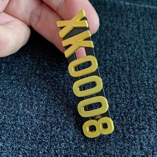 金属交通磨沙胸牌胸号螺丝架子新数字号定做定制678位架子