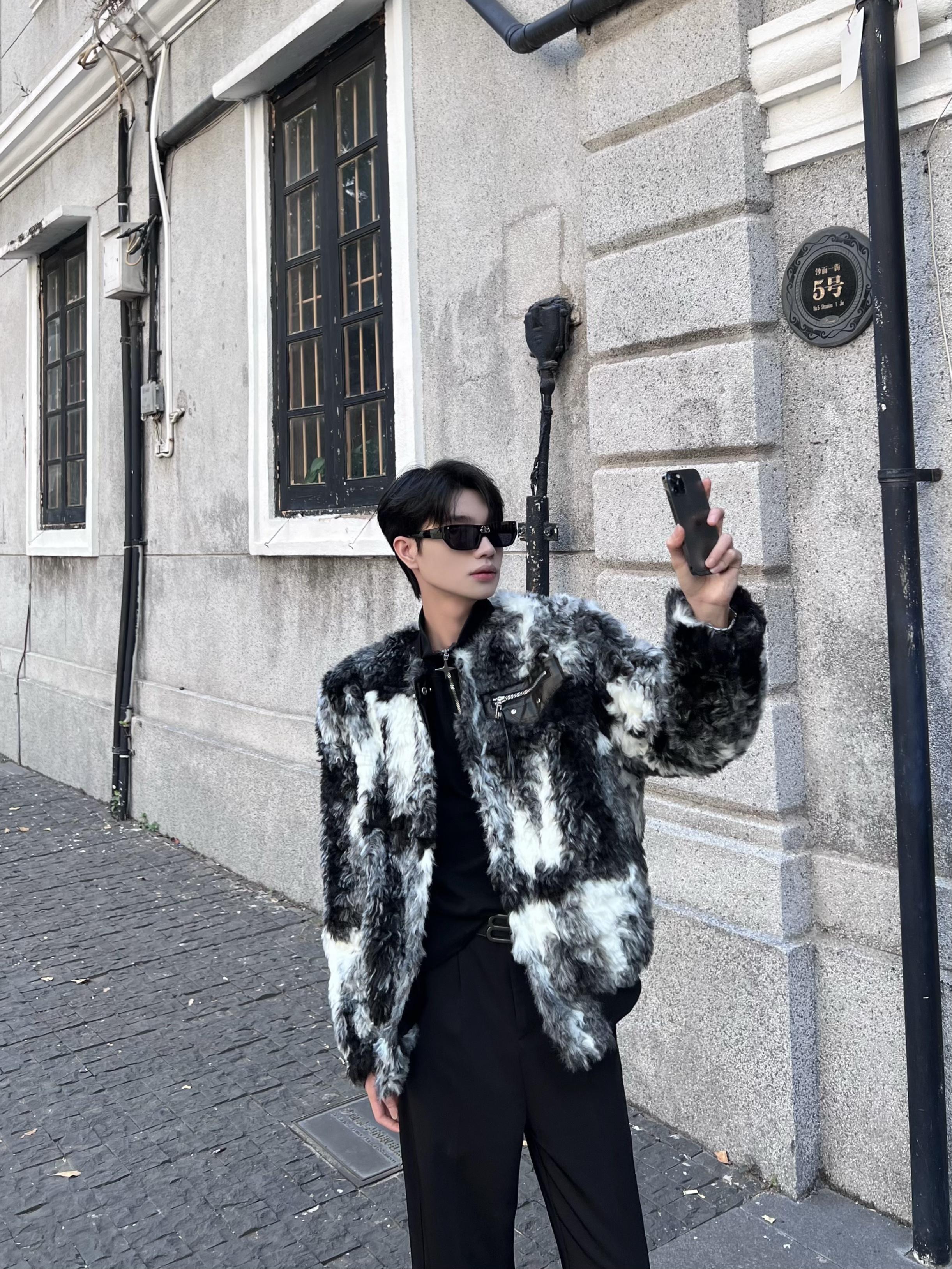 2024 NEW FASHIONABLE MENS JACKET WINTER WARM THICKENED BLACK AND WHITE YOUNG TREND VERSATILE PLUSH COLOSSE