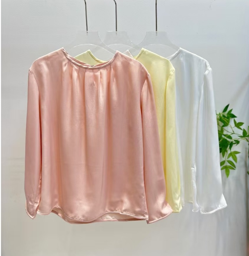 26年春夏新款仿真丝圆领衬衣女极简风长袖衬衫百搭
