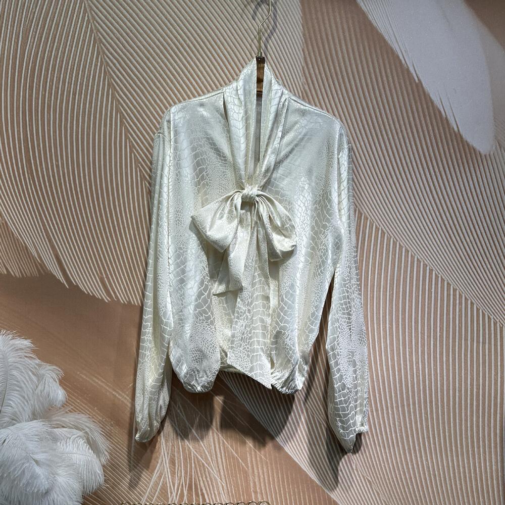 原创温柔的神贵气泡泡袖上衣