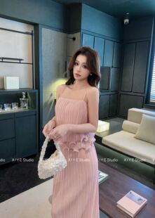 2026春夏女装时尚两件套装连衣裙压褶吊带雪纺上衣百褶半身长裙潮