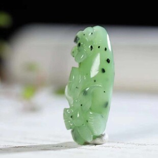 玉器工艺品天然新疆和田玉俄料碧玉老料猕猴桃蝶恋花吊坠玉石挂件