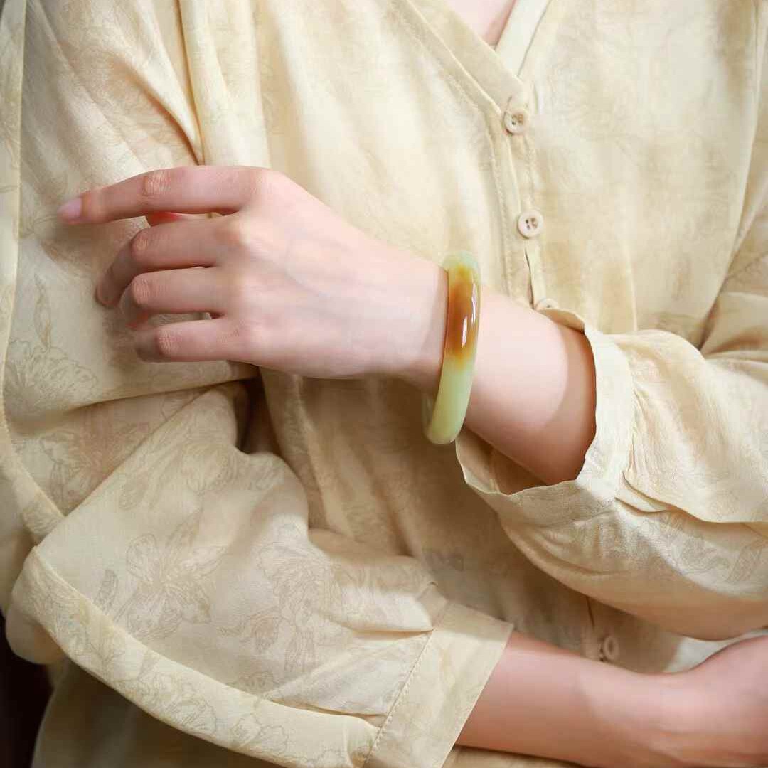 玉器工艺品天然新疆和田玉若羌黄口料老料俏糖色素面镯手镯女款