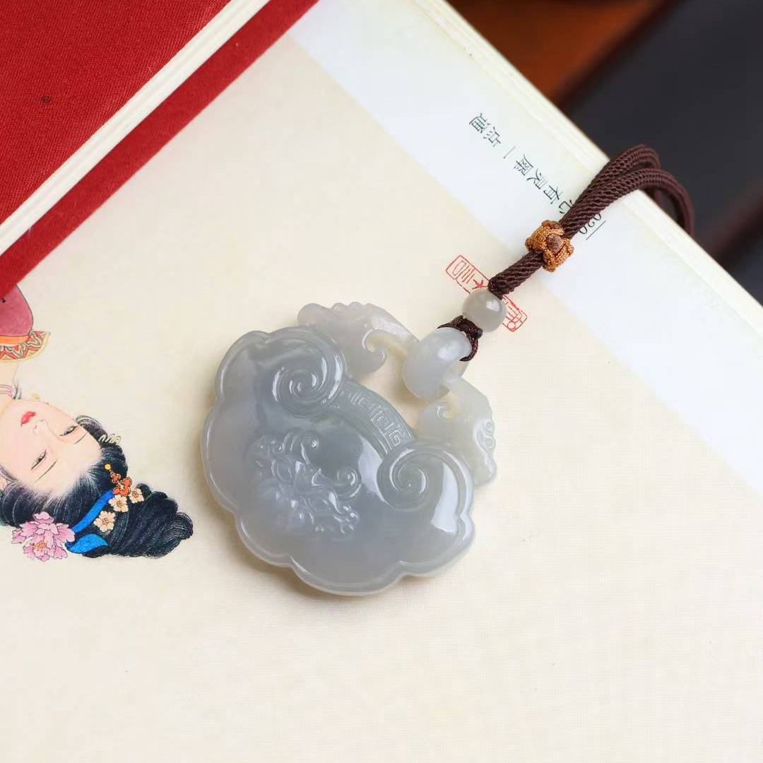 玉器工艺品天然新疆和田玉青海料老料烟紫色复古兽面如意锁吊坠