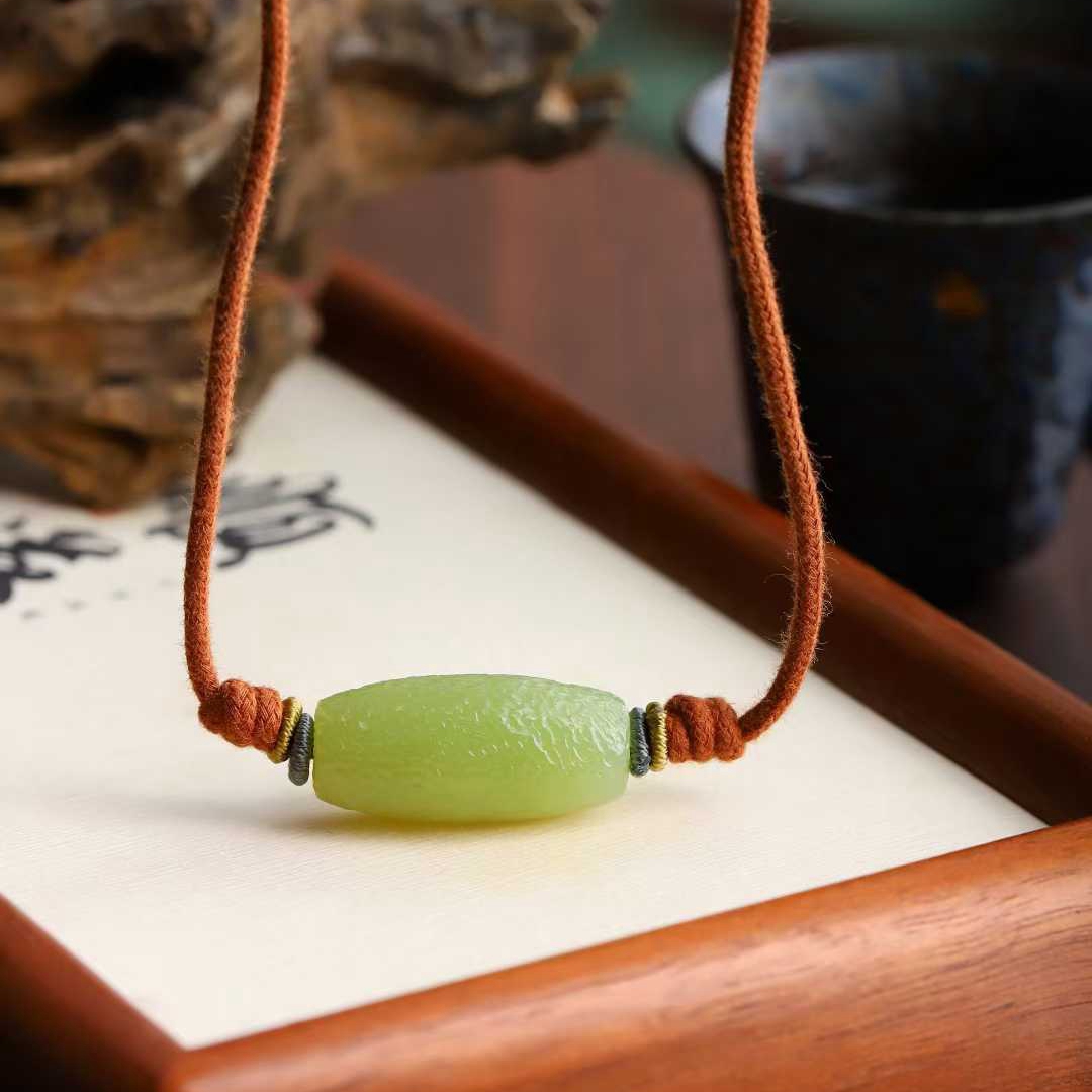 玉器工艺品天然新疆和田玉若羌黄口料老料复古勒子锁骨链女款吊坠