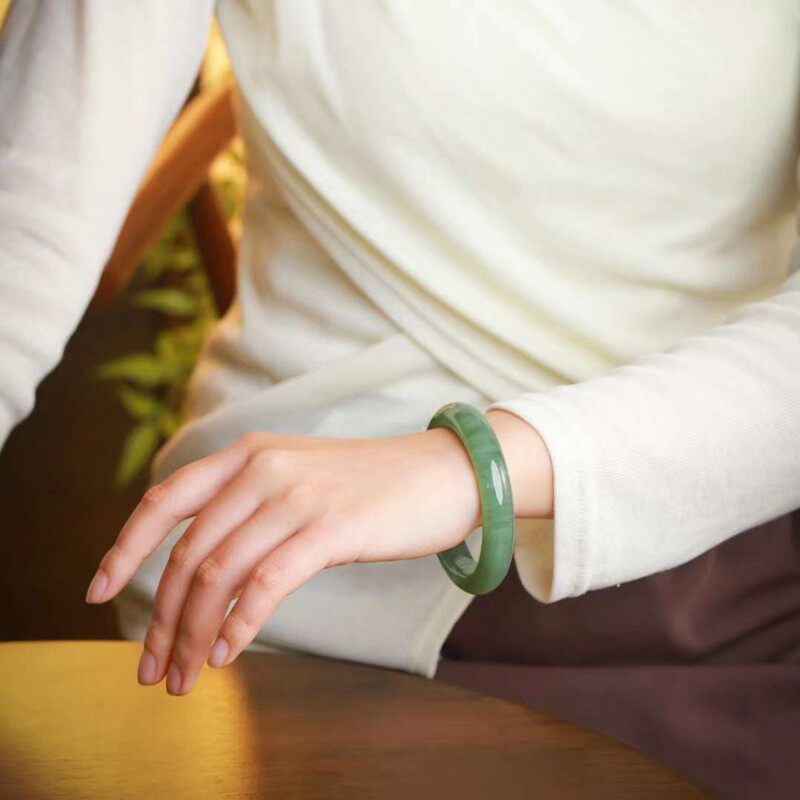 玉器工艺品天然新疆和田玉俄料碧玉老料猫眼素面镯玉石女款手镯