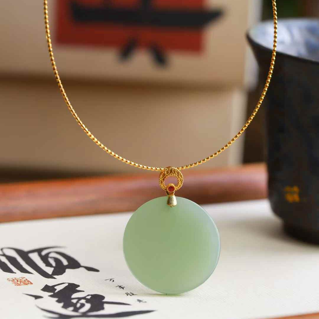 玉器工艺品天然新疆和田玉俄料碧玉老料平安牌女款吊坠玉石挂坠