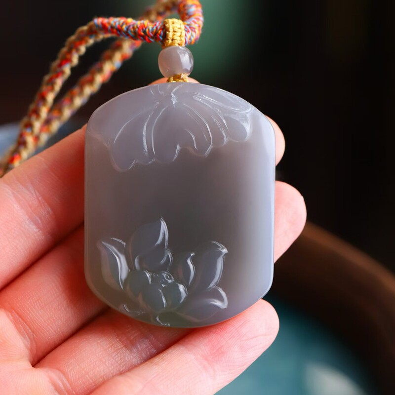 玉器工艺品天然新疆和田玉青海料老料烟紫色玉石莲花吊坠女款挂件