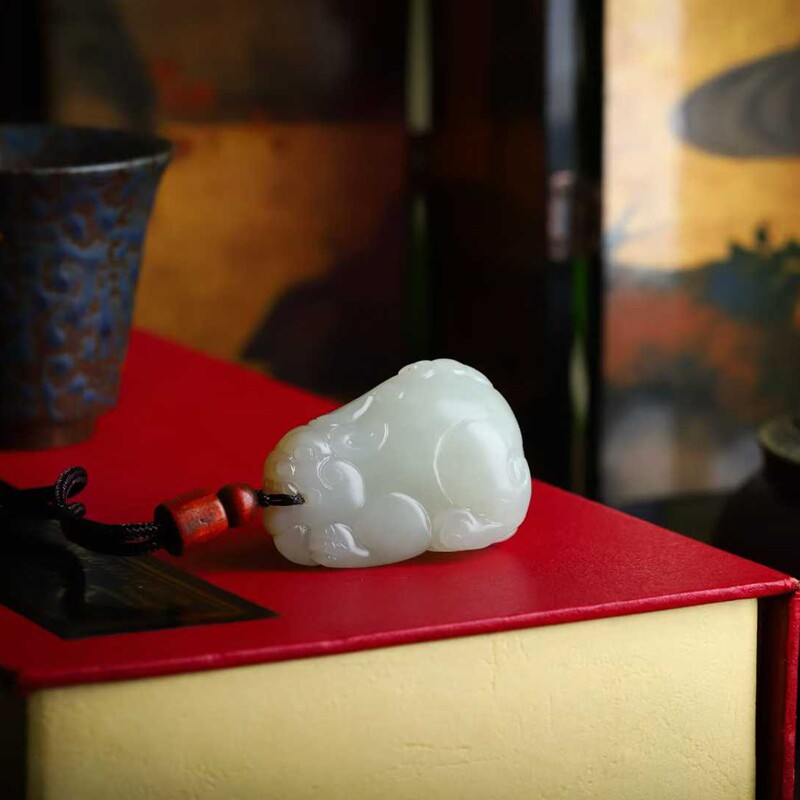 天然新疆和田玉玉器工厂店新疆且末料老料俏糖色玉石貔貅吊坠挂件