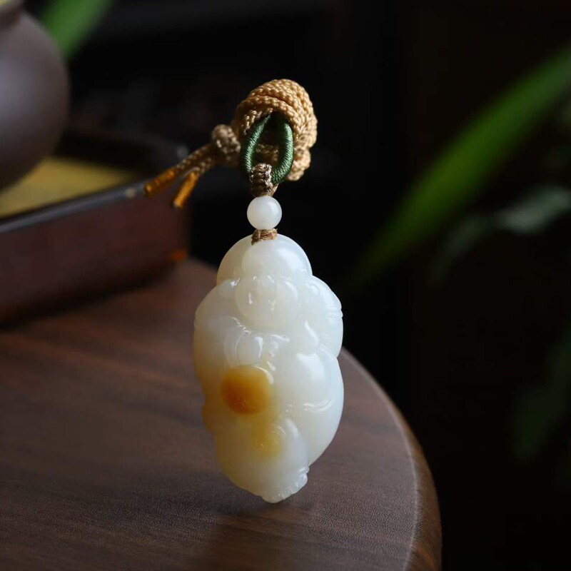 天然和田玉玉器工厂店青海料老料俏糖色工艺品玉石弥勒佛吊坠挂件