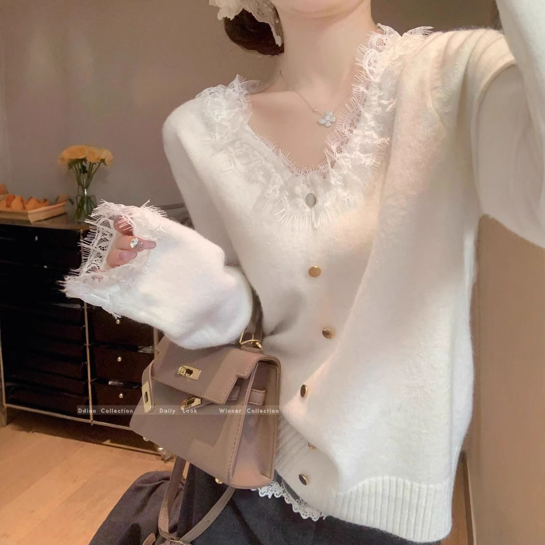 miu系奶f蕾丝拼接v领打底