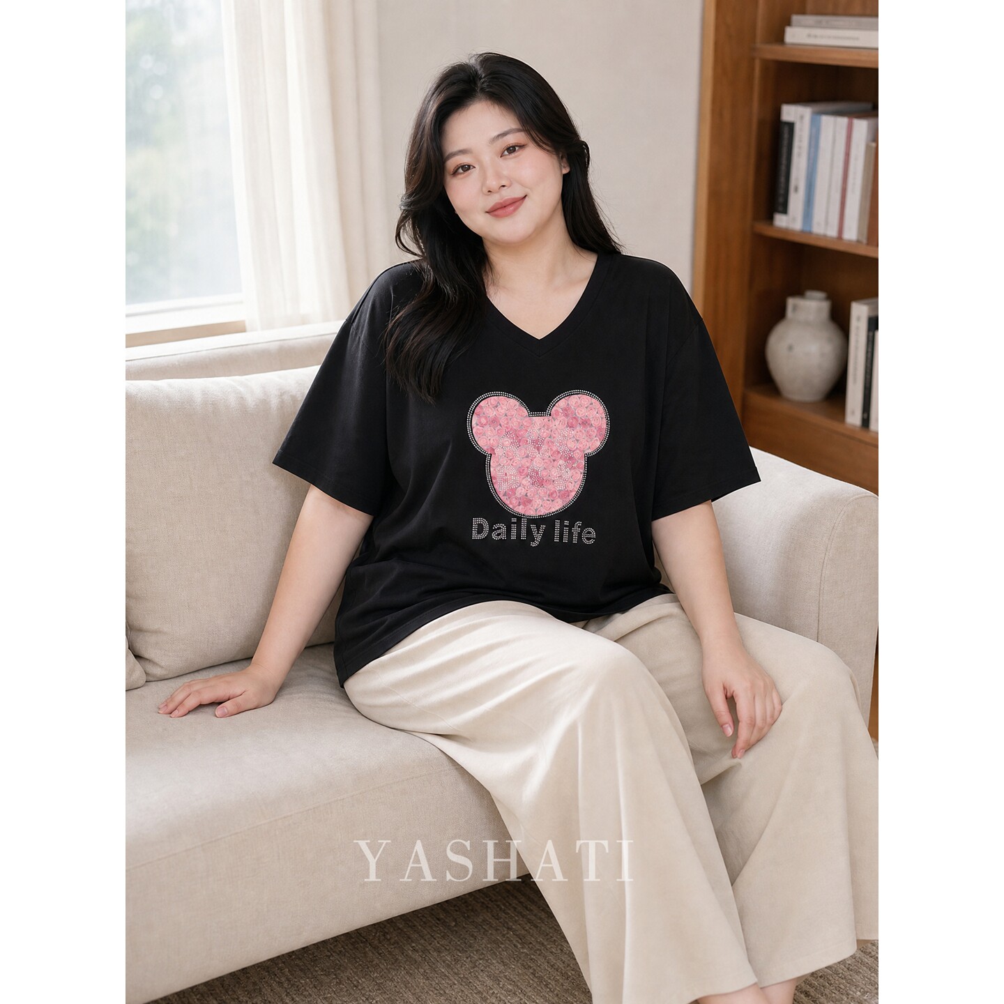 娅莎媞大码女装 200斤胖mm宽松显瘦遮肉米奇印花V领短袖T恤上衣女