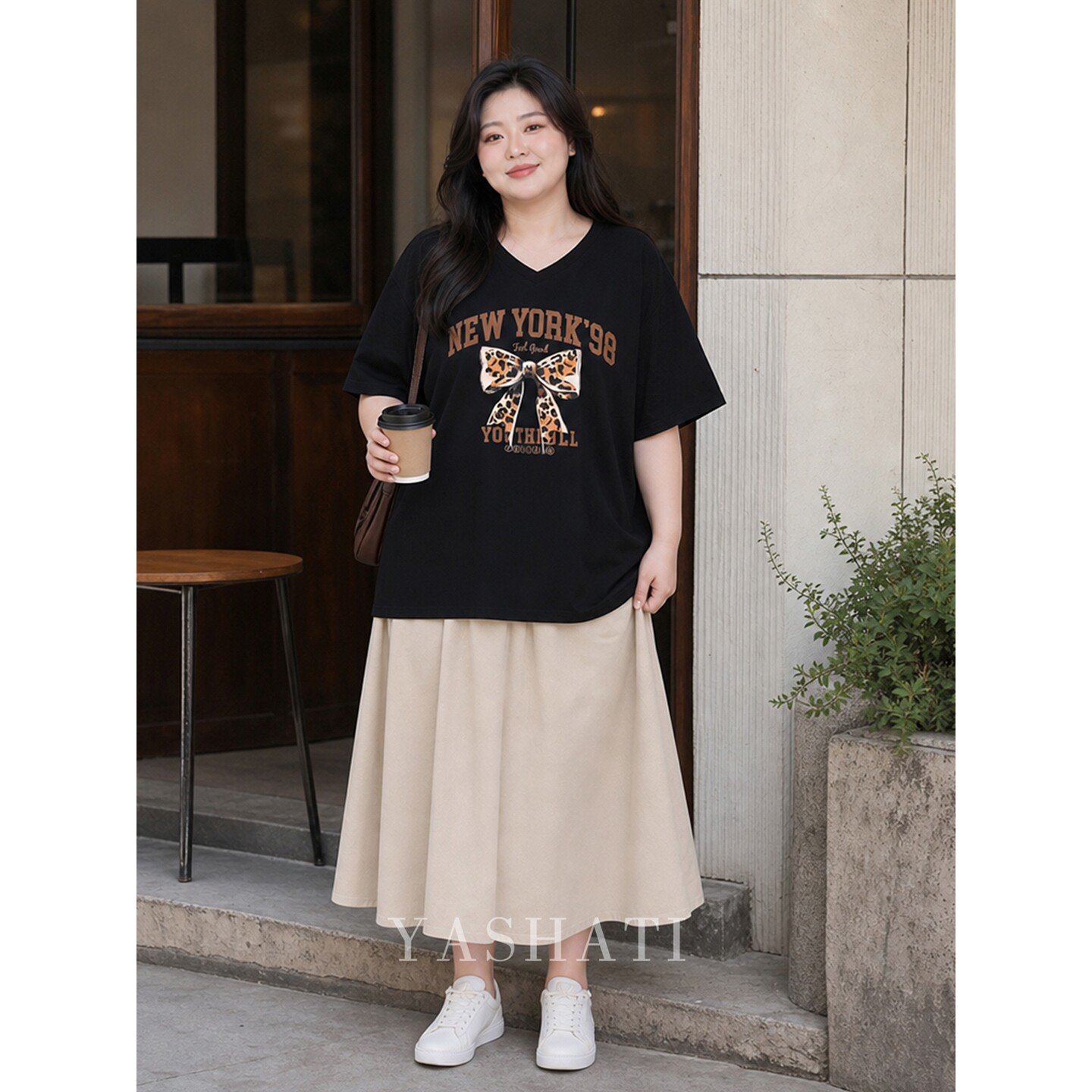 娅莎媞大码女装 200斤胖mm遮肚子显瘦蝴蝶结印花短袖T恤上衣 女