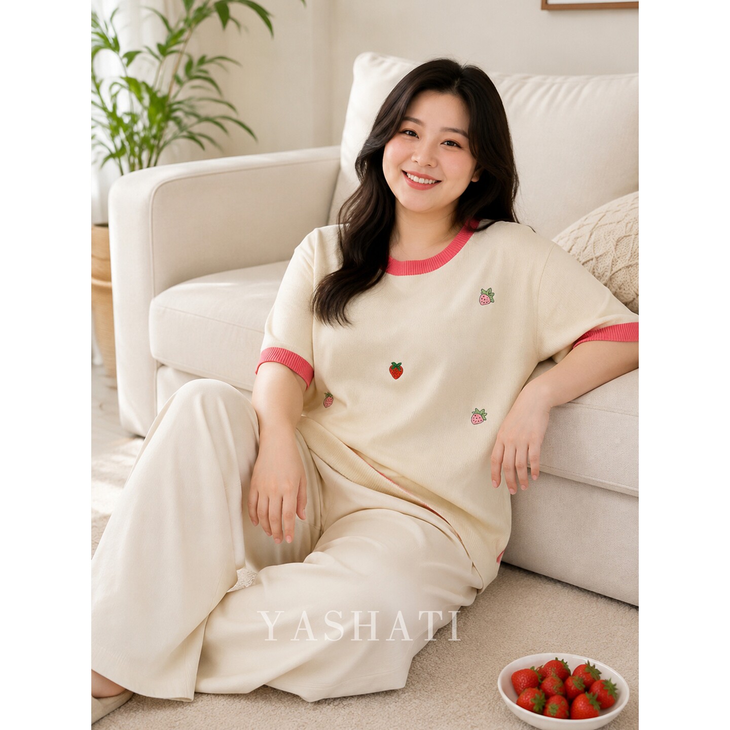 娅莎媞大码女装200斤胖mm可爱风草莓绣花冰丝针织短 T恤上衣女