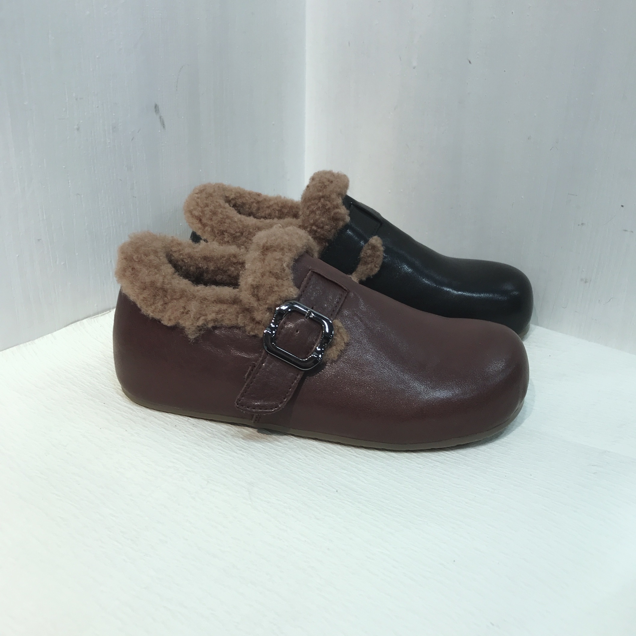 绒里牛皮2025冬季新款圆头勃肯鞋