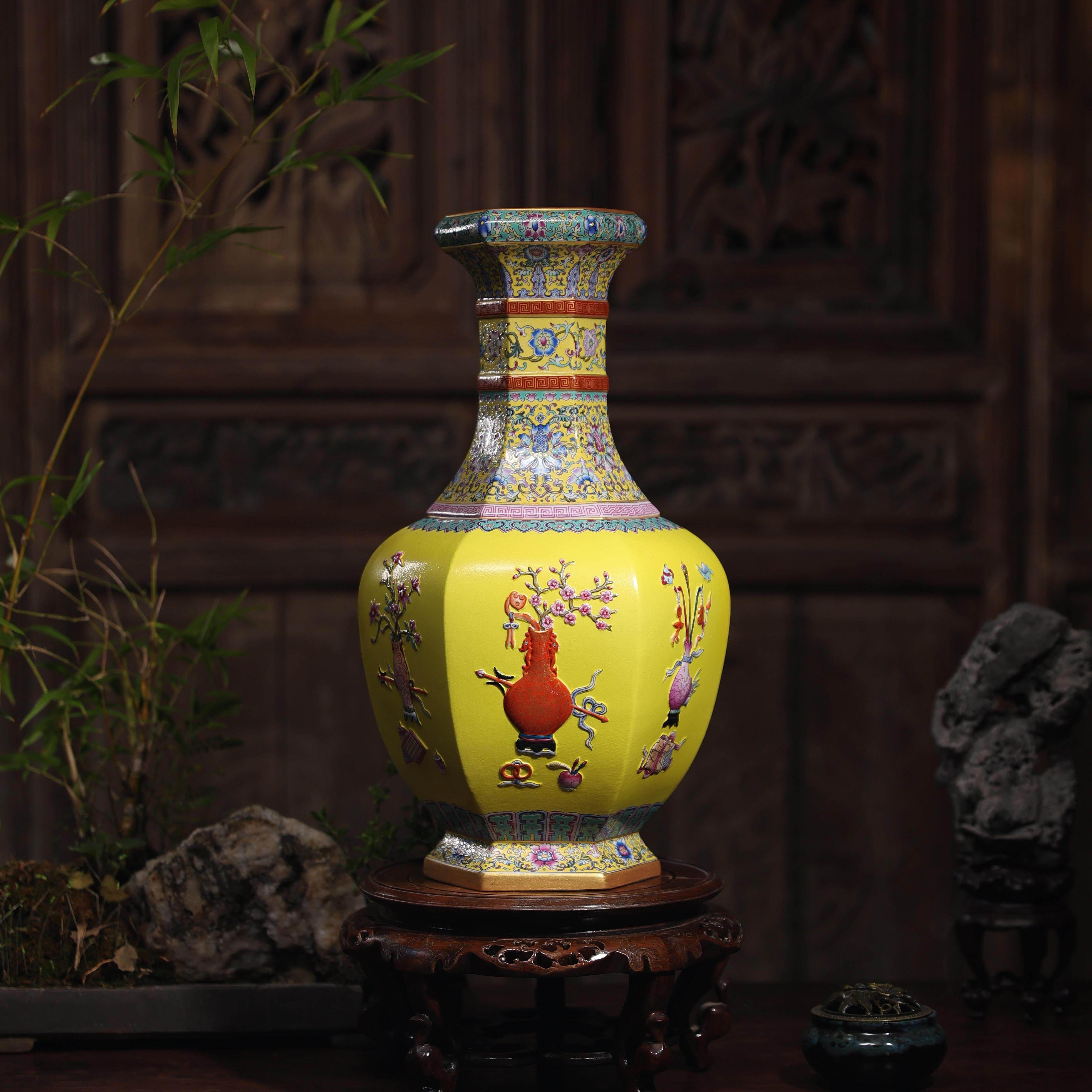 黄地六方博古花瓶景德镇乾隆御窑精品收藏摆件重工雕刻粉彩陶瓷器