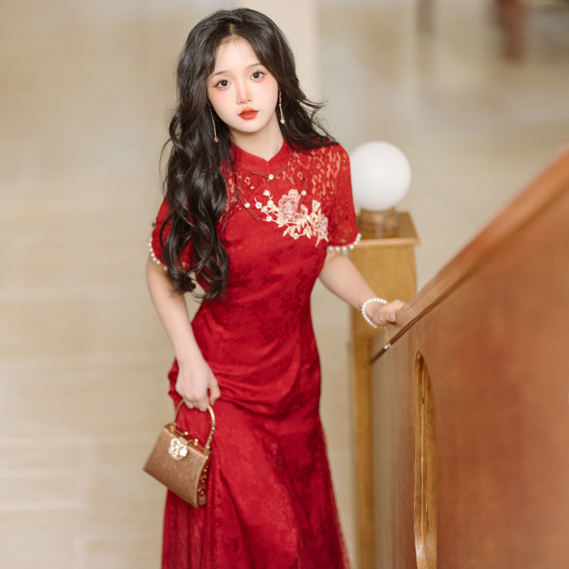 Red lace fitted brace, dress, cheongsam, Chinese style, fish tail Red lace fitted brace, dress, cheongsam, Chinese style, fish tail