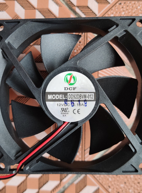 MODEL:DD92DBVM-012 12V0.16A 9公分伏酒柜的小方形里风扇上面dcf