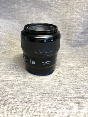 美能达zoomxiaf80-200胶片相机变焦镜头光圈1:4.5-5.6功能好