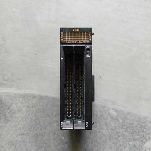 松下FP7输出模块 AFP7Y64T，实物拍摄，24V供电，议价