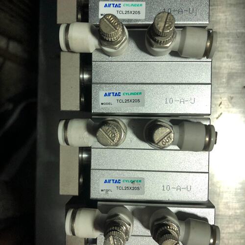 亚德客气缸TCL25x20S现货8个实物拍摄成色如图议价