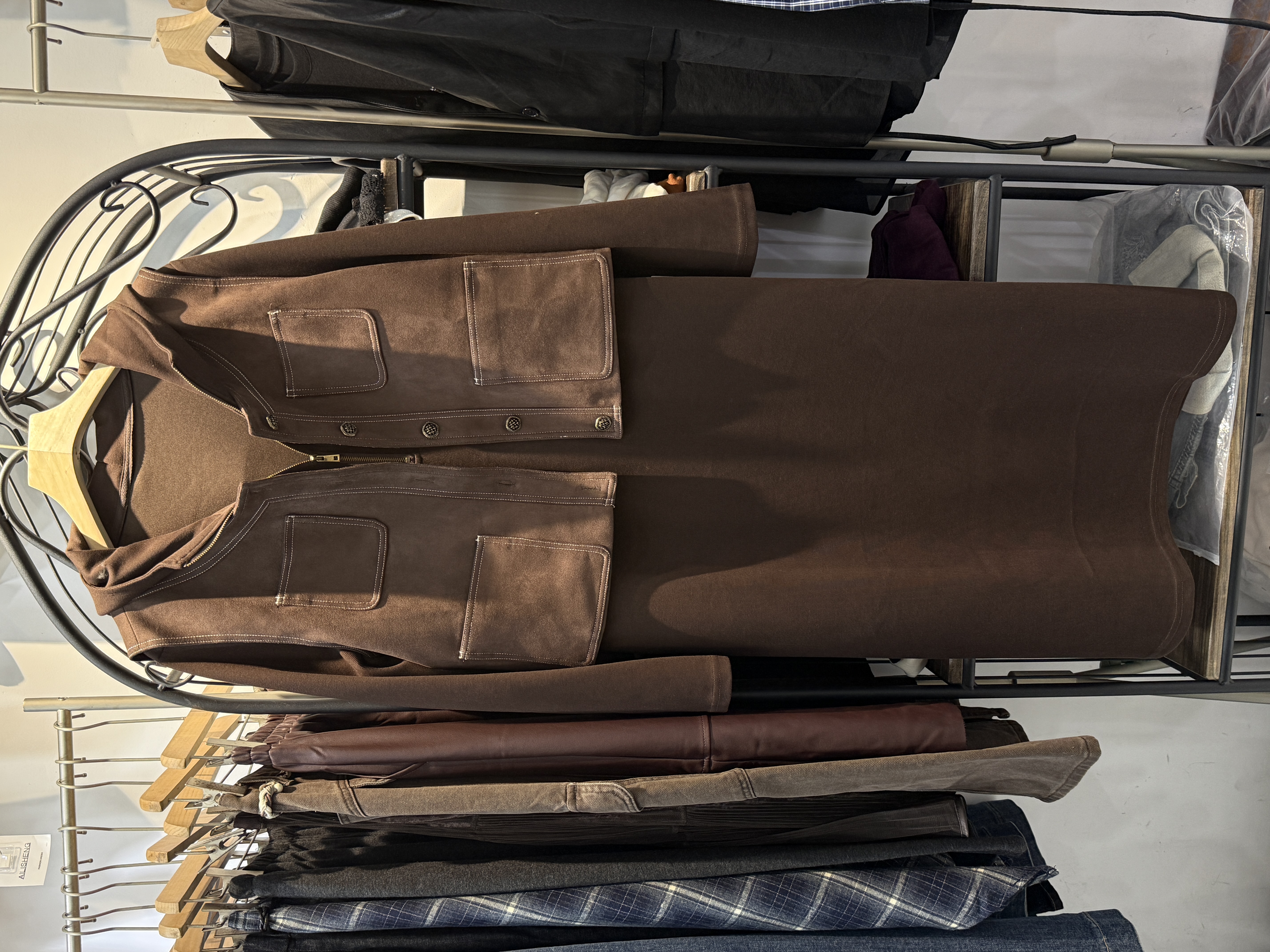 安可拉红连帽马甲连衣裙两件套2025秋冬季气质百搭显瘦时尚套装女