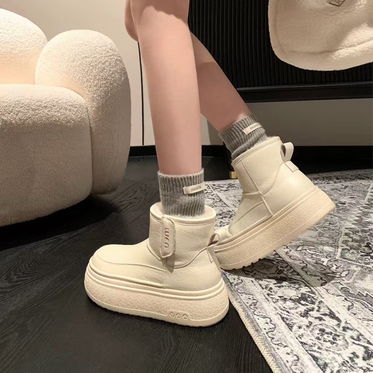 前言范女鞋 增高 小耳朵~加绒厚底小矮筒羊毛毛短靴子女雪地靴冬