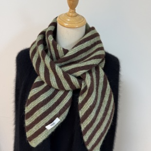 凹造型羊毛斜角咖绿条纹针织围巾女秋冬季保暖洋气围脖韩国小围巾