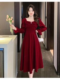 丝绒敬酒服新娘2024秋冬款长袖订婚连衣裙小个子回门礼服裙酒红色