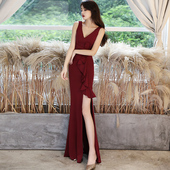 酒红色晚礼服女2025新款 气质淑女宴会轻奢高级露背鱼尾开叉连衣裙
