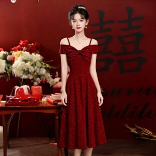 优雅一字肩红色A字款晚礼服女中长款敬酒服新娘高级感修身裙子女