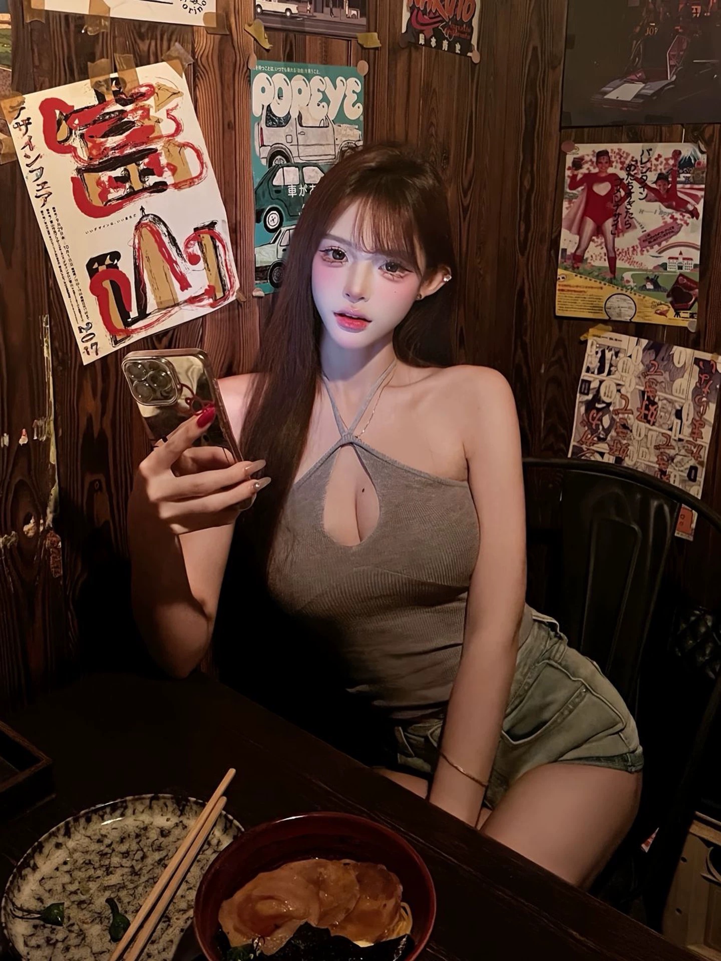 露显胸大甜美少女辣妹性感镂空挂脖吊带背心修身灰色短款打底上衣