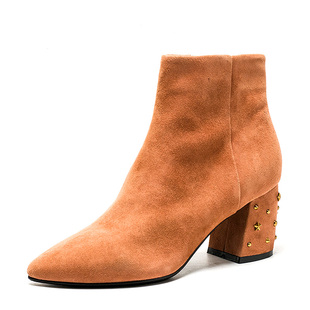 羊猄真皮短靴子女冬尖头粗跟铆钉高跟羊皮拉链素版百搭MD74116117