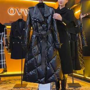 黑色菱形格羽绒服女2025年冬季 加厚大翻领外套 新款 设计感洋气长款