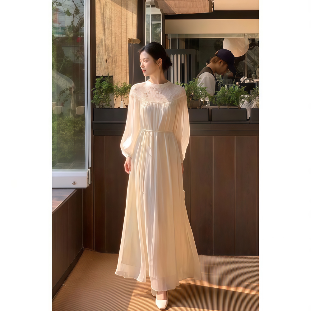 2026春季新款国风百搭收腰淑女流苏绣花长款乳白色花苞袖连衣裙女