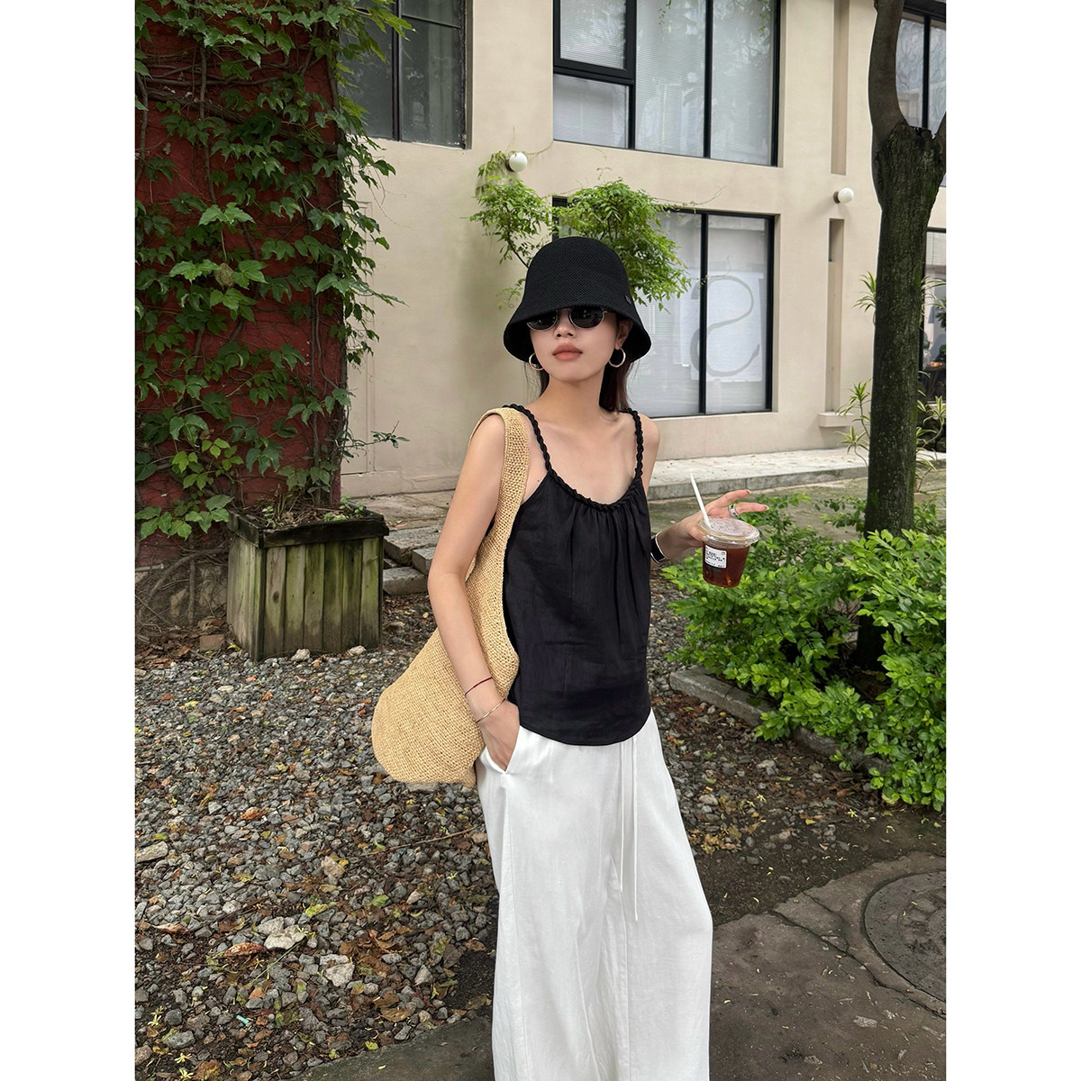 MUCCHIC/纽结麻花亚麻吊带背心南法度假宽松显瘦A摆气质无袖上衣