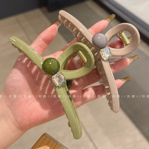 高级感气质豆豆方钻盘发鲨鱼夹子