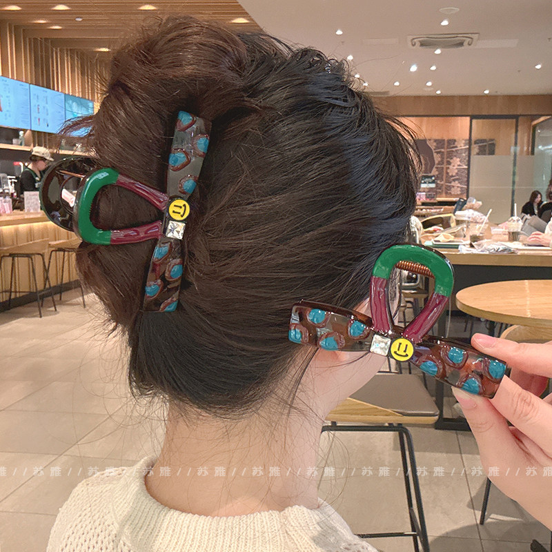 笑脸方钻设计感蝴蝶结盘发鲨鱼夹