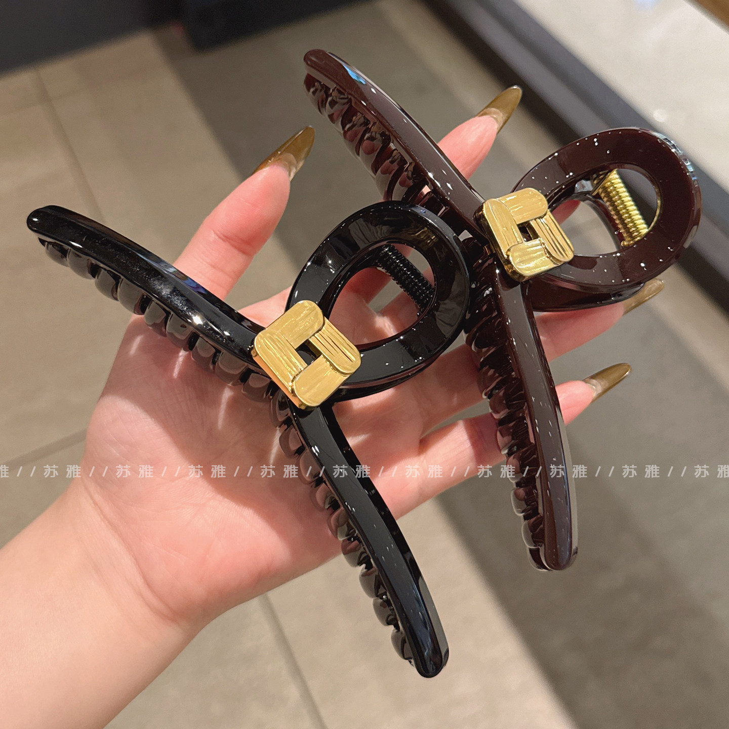 高级感金色方扣超大号盘发抓夹图片