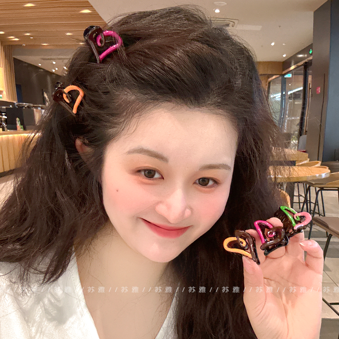 多巴胺撞色爱心碎发刘海小抓夹子