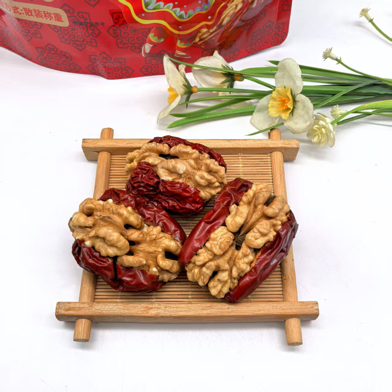 枣夹核桃葡萄干新疆特产夹心枣独立小包装休闲零食500g包邮