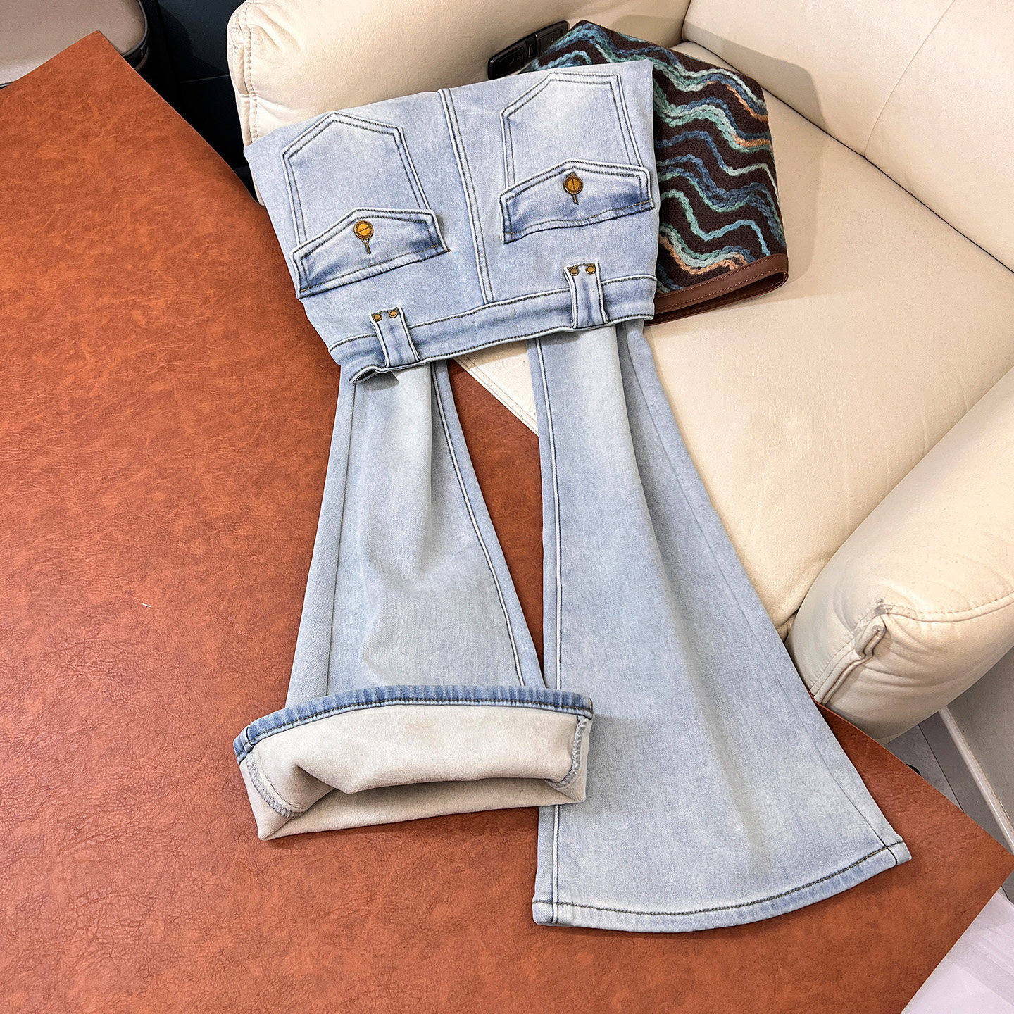 设计感洋气！高腰微喇牛仔裤女加绒加厚2025冬季新款马蹄喇叭裤潮,女装/女士精品,牛仔裤,淘宝优惠券,粉丝福利购,淘宝优惠卷