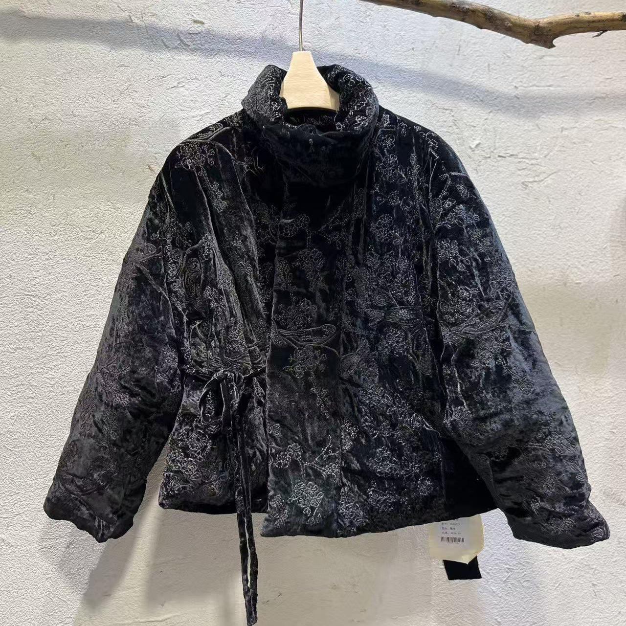 黑色提花羽绒服高级鹅绒服