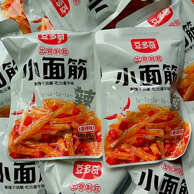 豆多奇小面筋解馋不油腻怀旧网红零食现货直发休闲追剧辣条宿舍