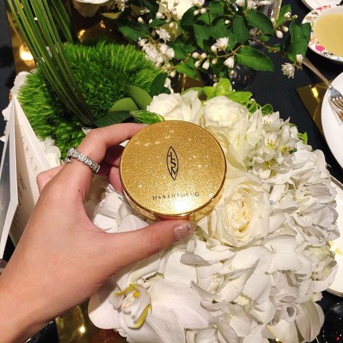 涵诗梦HSM养肤水光无暇气垫CC霜水嫩遮瑕孕妇可用抖音同款正品