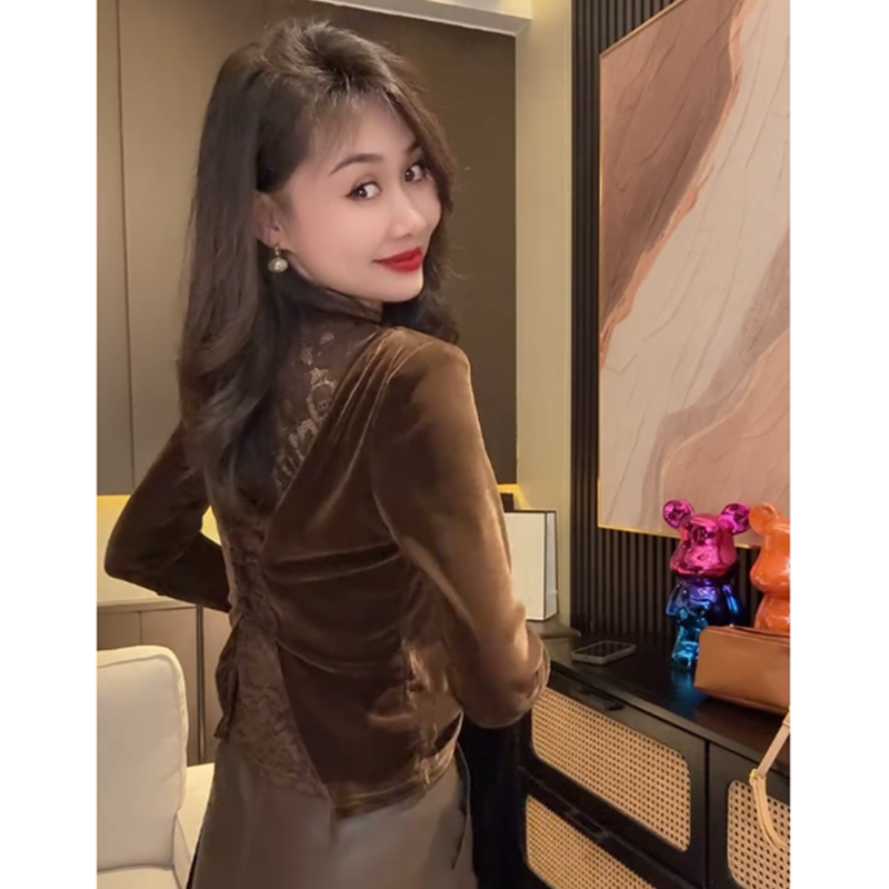 欧洲站2025秋季新款小众上衣设计感蕾丝纽扣长袖丝绒T恤打底衫女
